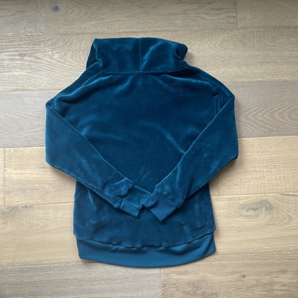 NWOT Well+Calm super soft blue pullover - Picture 5 of 5